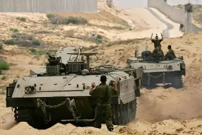 Tanques israelenses se preparam para invadir gaza