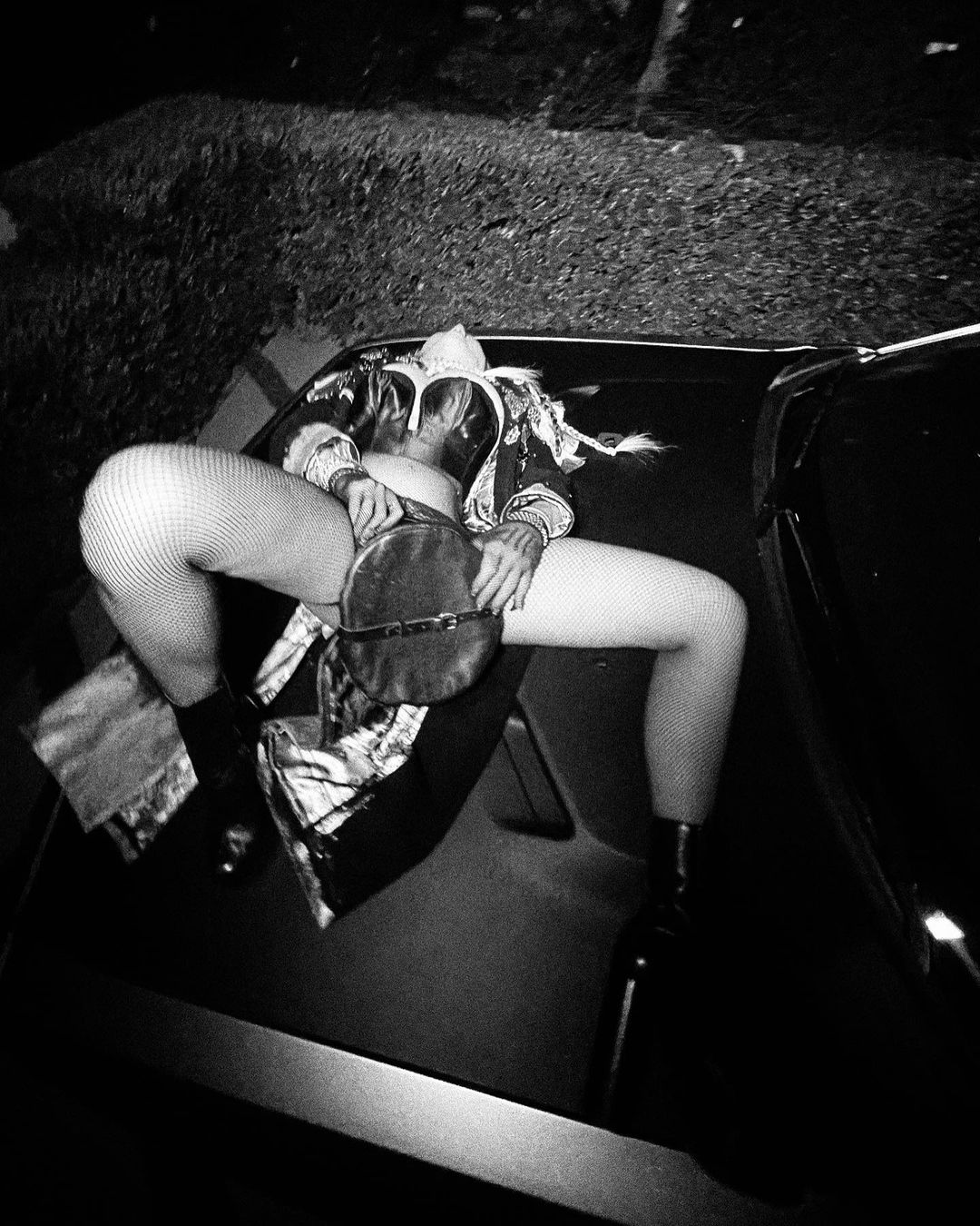 Madonna publica fotos de um ensaio sensual no Instagram. (Foto: Reprodução/Instagram)
