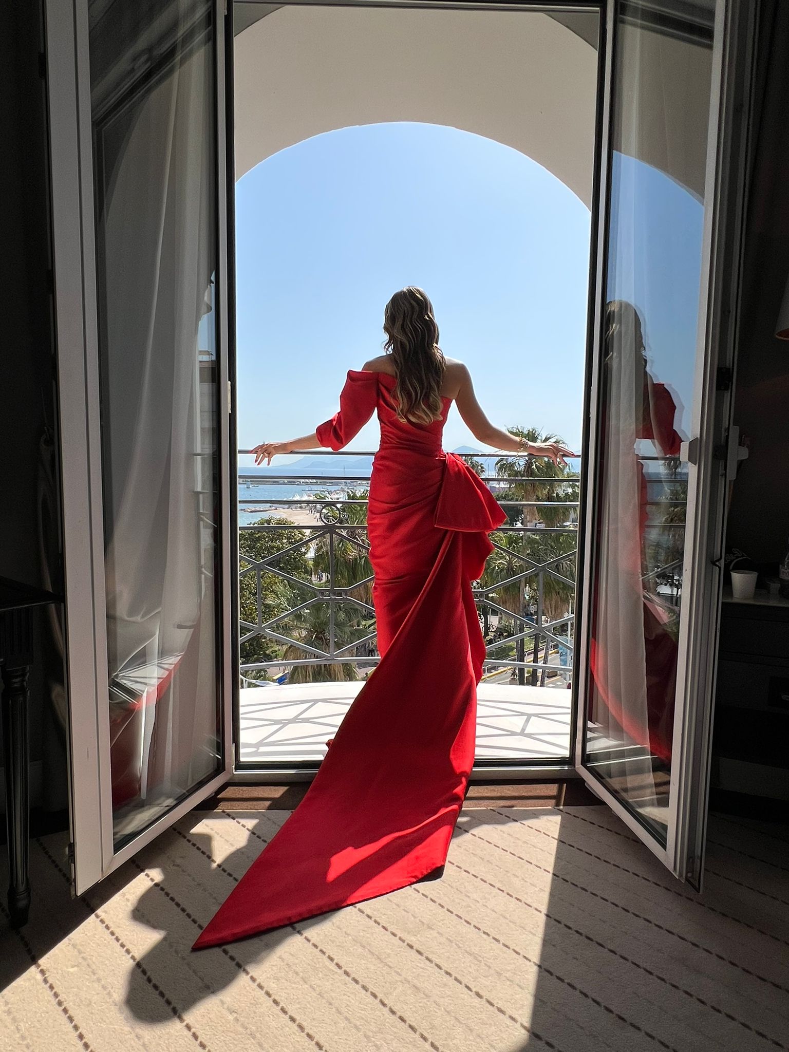 Thássia Naves se prepara para Red Carpet do Festival de Cannes. (Foto: Reprodução/CHRISTY BARLEY