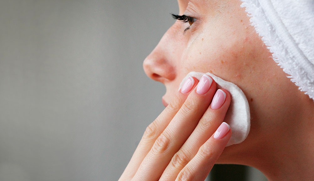Dicas de como minimizar os poros dilatados do rosto