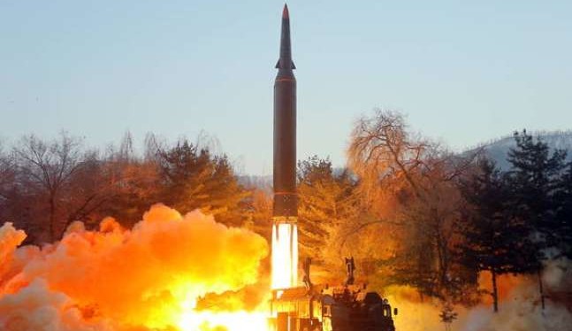 Coreia do Norte confirma lançamento de míssil balístico