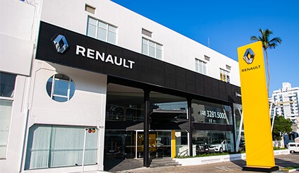Renault emprega dois ex-executivos da PSA para auxiliar na produção de carros elétricos