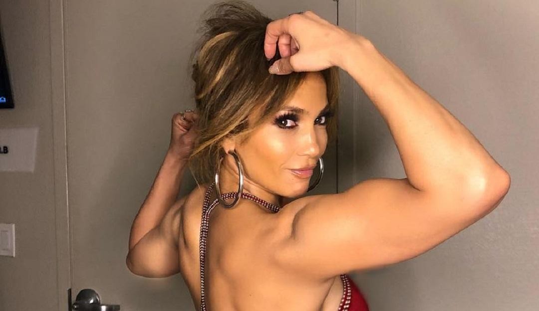Jennifer Lopez aos 52 anos exibe músculos e mostra sua rotina intensa de exercícios 