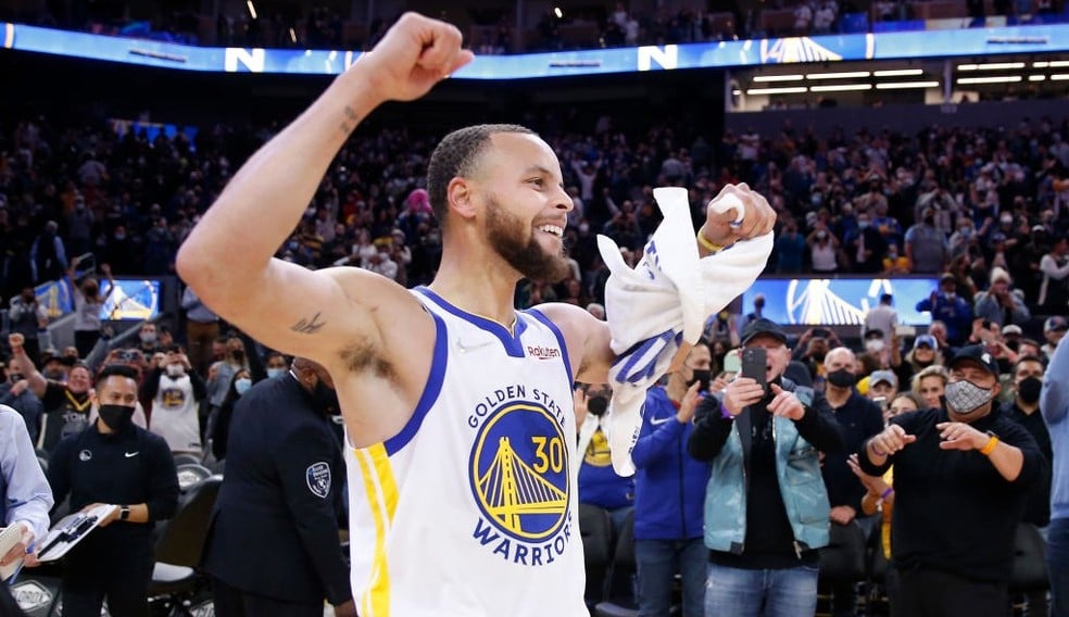 Curry comanda vitória do Golden State sobre o Utah Jazz sem Klay Thompson