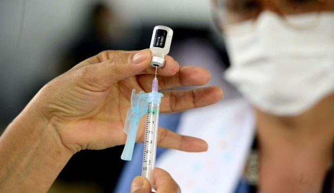 Mãe relata pressão para pais não vacinarem seus filhos em Itaguaí