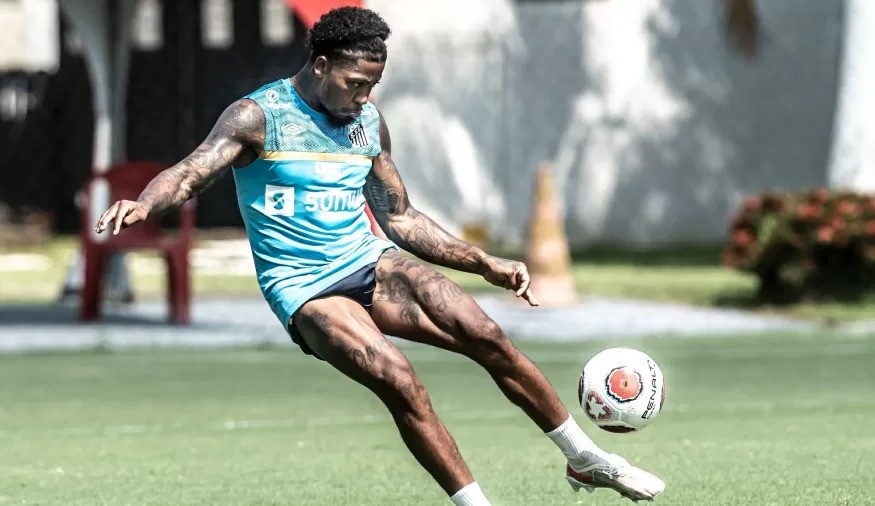 Flamengo acerta a contratação de Marinho 