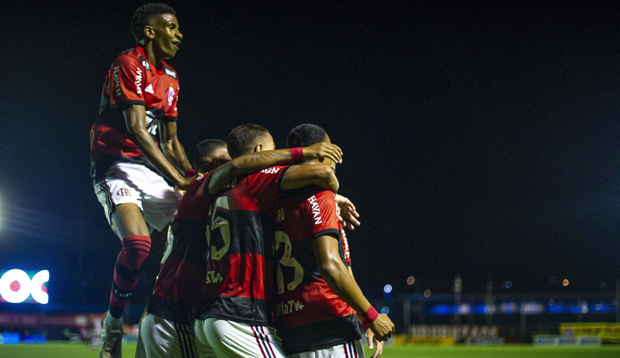 Com Sub-20 em campo, Flamengo vence na estreia do Carioca
