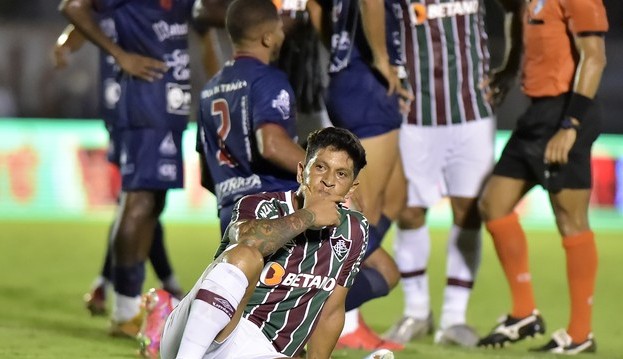 Fluminense estreia no carioca com derrota