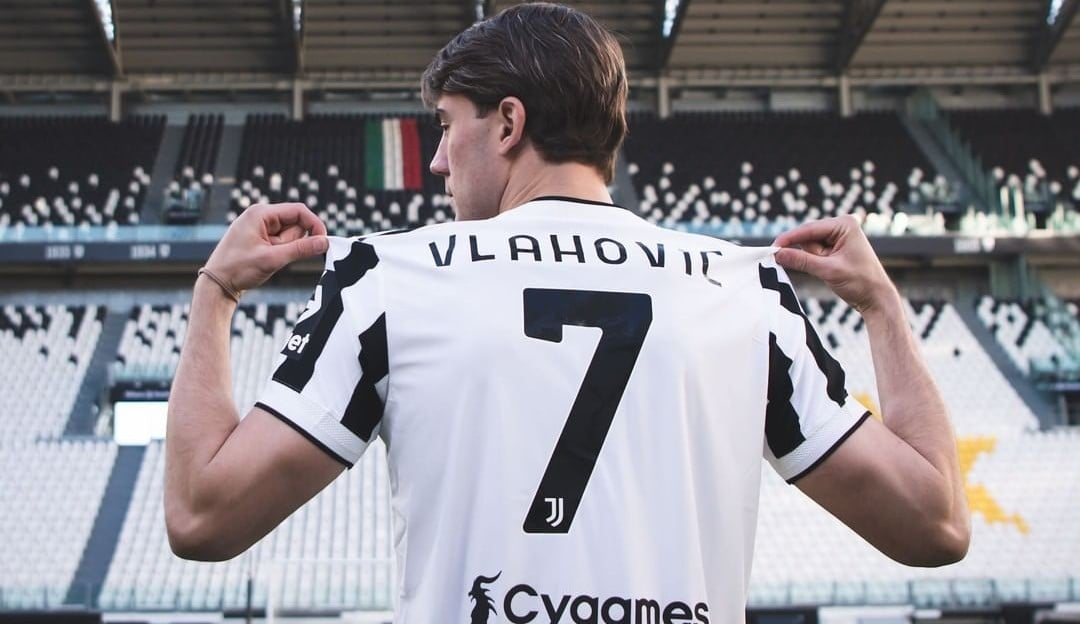 Juventus anuncia a contratação do atacante Vlahović, ex-Fiorentina