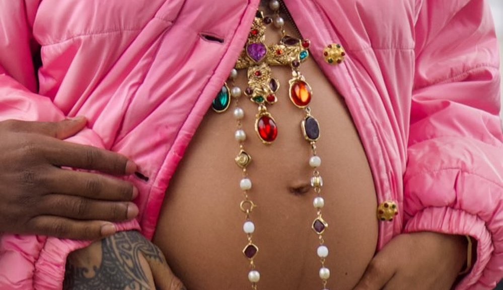 Rihanna anuncia que está grávida de A$AP Rocky em seu Instagram