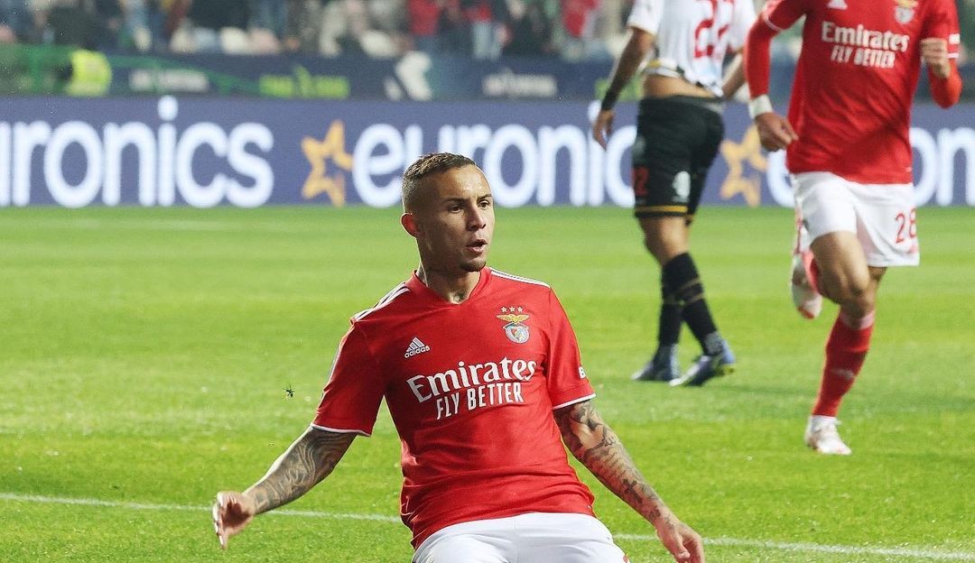 Benfica pretende resistir a propostas por Everton Cebolinha