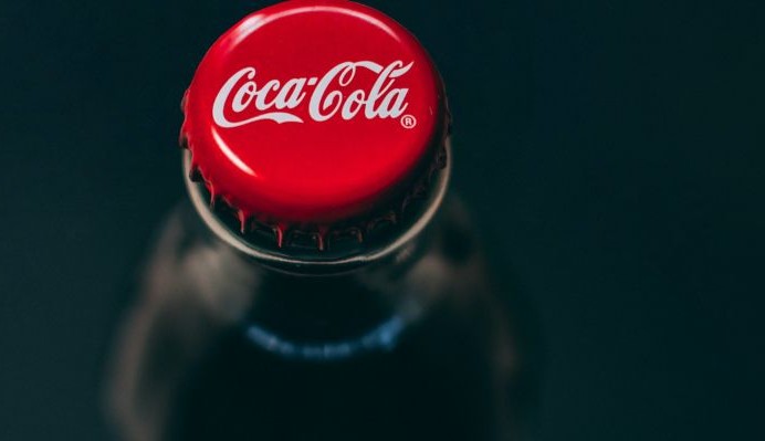 Receitas da PepsiCo e Coca-Cola decolam conforme preço por mão de obra cresce