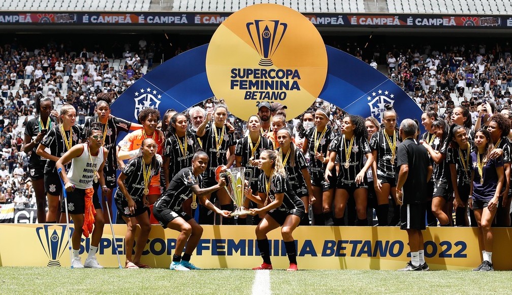 Corinthians se consolida como potência no futebol feminino após título da supercopa