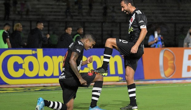 Com grande atuação de Nenê, Vasco vence Bangu pelo Carioca
