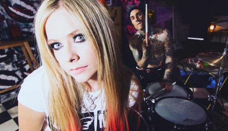 Avril Lavigne se emociona com repercussão do anúncio de show no Rock in Rio 