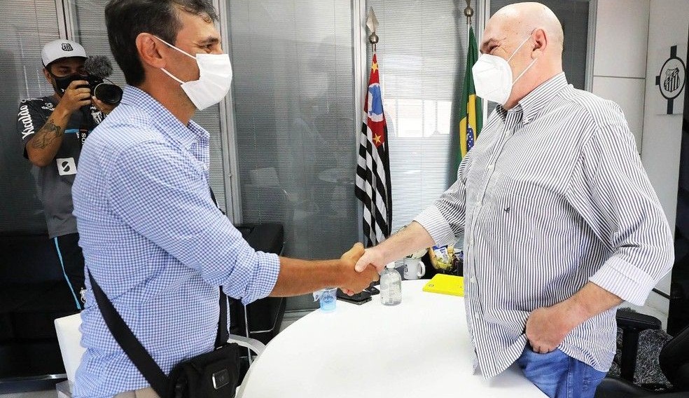 Santos intensifica busca por reforços após chegada de Fabián Bustos