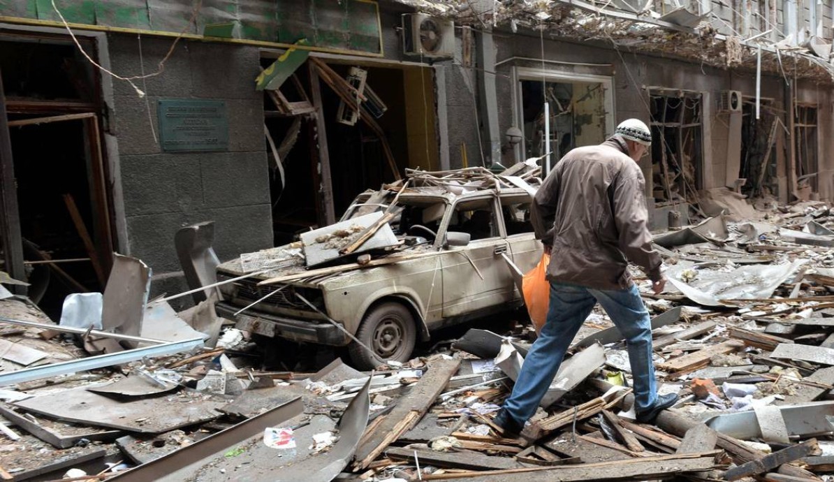O centro de Kharkiv, Ucrânia, após os bombardeios russos