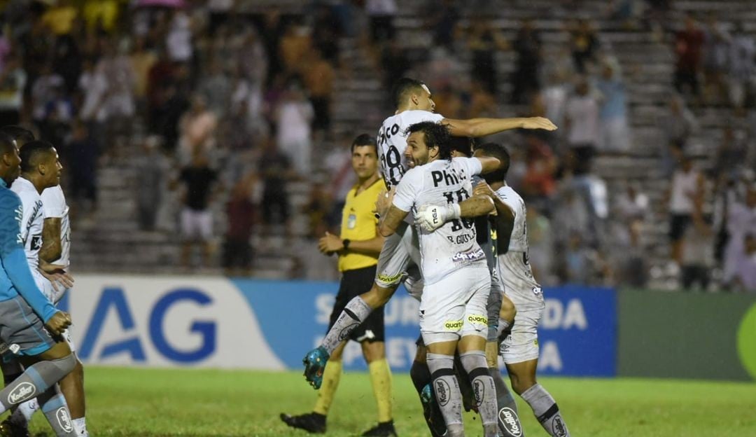 Nos pênaltis, Santos vence o Fluminense-PI e avança na Copa do Brasil