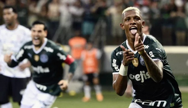 Palmeiras vence clássico contra o Corinthians e se mantém invicto