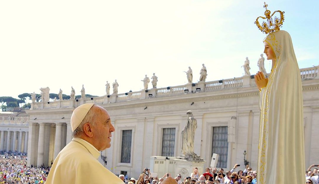 Papa Francisco quer consagrar Rússia à Nossa Senhora e vira os olhares de fiéis para si