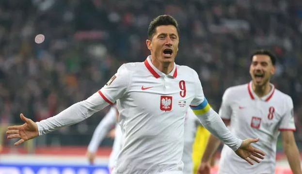Polônia bate Suécia e vai à Copa do Mundo