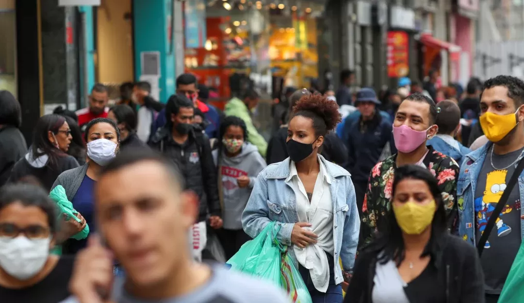 Especialistas advertem: uso de máscaras é essencial, apesar da flexibilização