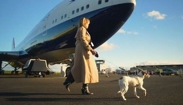 Empresária do Reino Unido compra Boeing 747 e o transforma em área de eventos 
