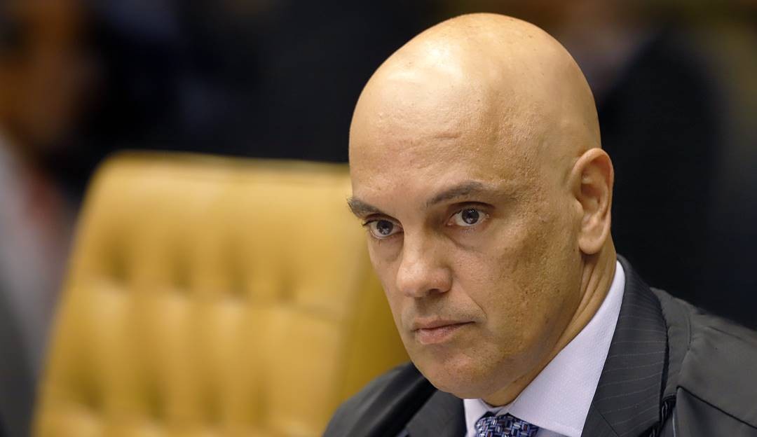 Alexandre de Moraes concede 48 horas para a defesa de Silveira se manifestar sobre indulto