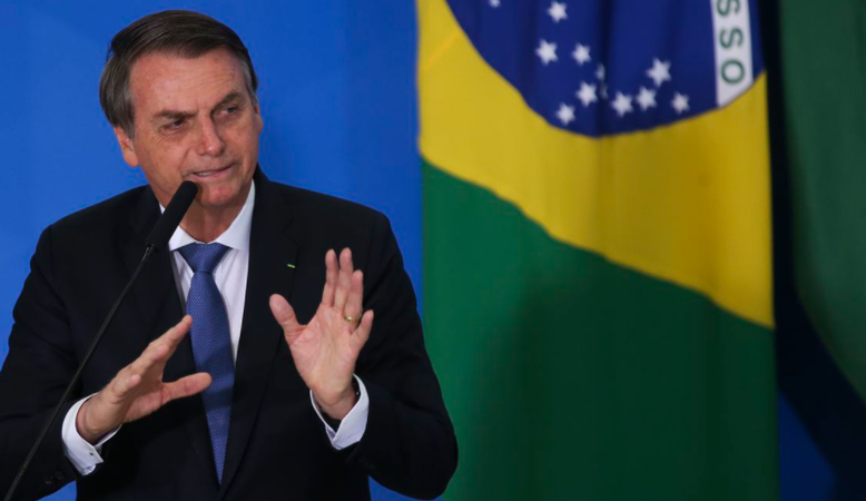 Bolsonaro nega aval para bombeiros agirem em crise com STF