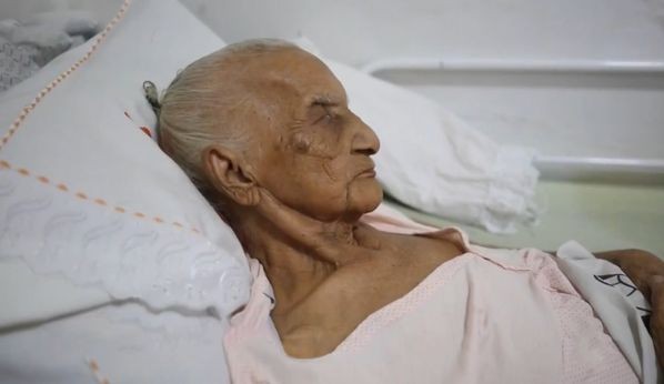 Brasileira de 121 anos é descoberta e pode ser mulher mais velha do mundo
