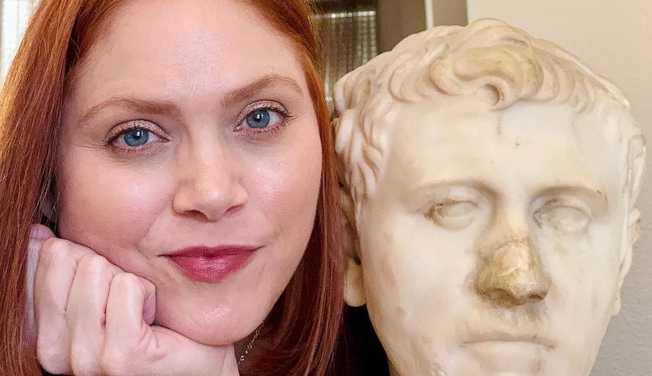 Mulher no Texas compra busto desaparecido do Império Romano em brechó por US$ 35,00