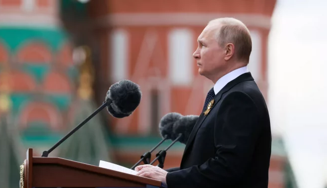 Putin busca inspirar militares russos ao recordar da vitória contra a Alemanha nazista