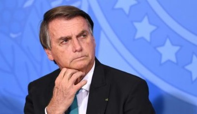 Bolsonaro critica lucros da Petrobras e diz que empresa lucra 