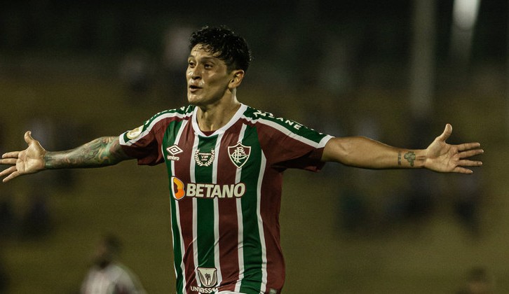 Com gols de Cano, Fluminense vence e encosta no G6