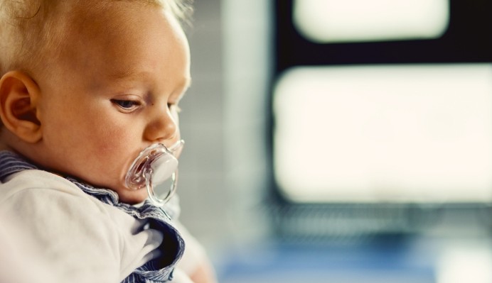 Chupeta desenvolvida para monitorar a saúde de bebês prematuros