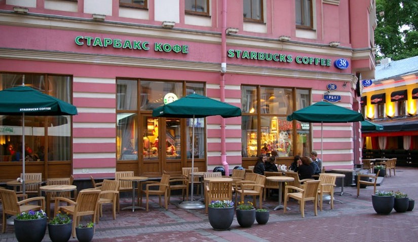 Rede de cafeteria Starbucks irá deixar a Rússia