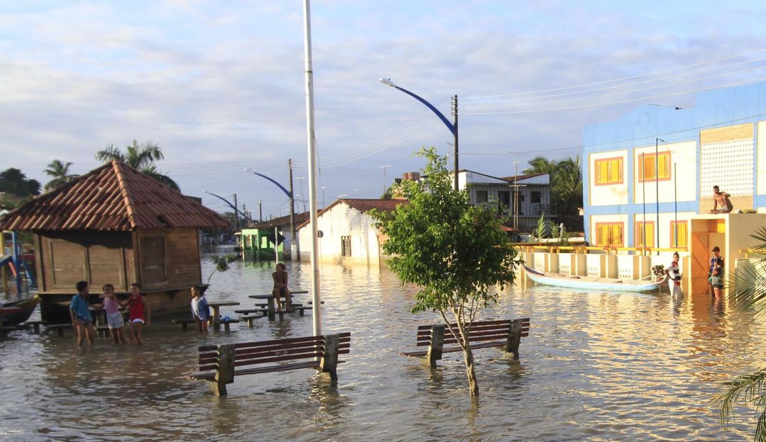 Fortes chuvas causam duas mortes e deixam 10 mil fora de casa em Alagoas