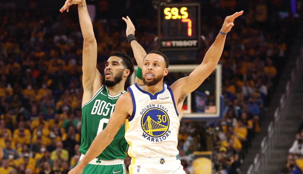 Campeão da NBA pode ser definido na noite desta quinta-feira, no jogo 6 entra Warriors x Celtics   