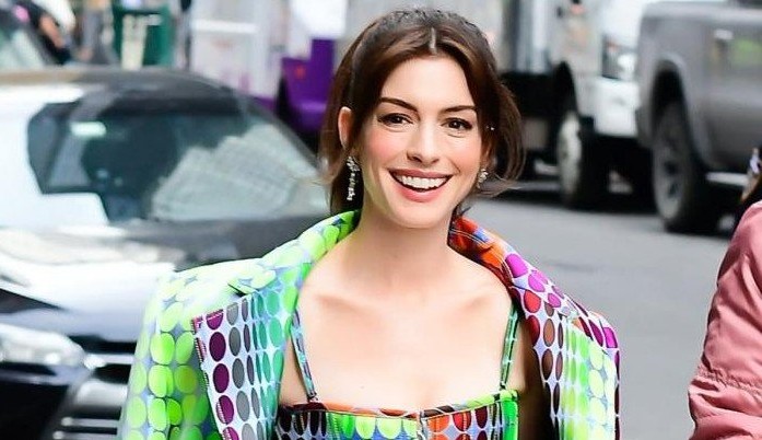 Anne Hathaway elogia ator 
