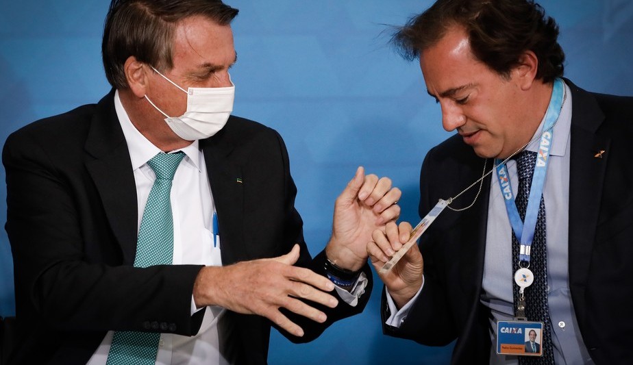 Após denúncias de assédio, Bolsonaro deve exonerar presidente da Caixa 