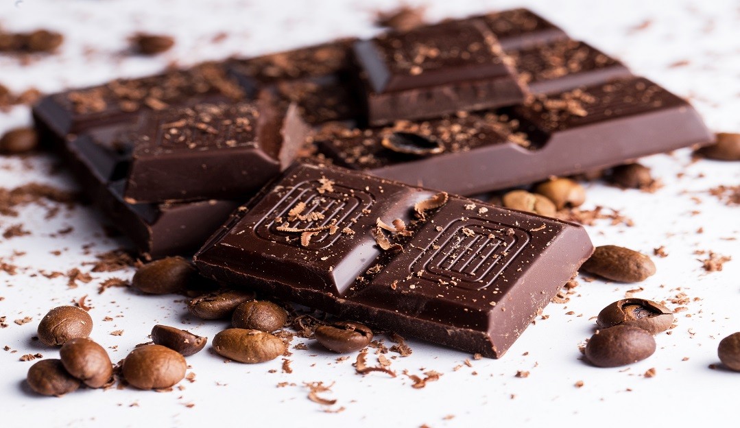 Chocolate com alto teor de cacau é saudável para idosos com câncer