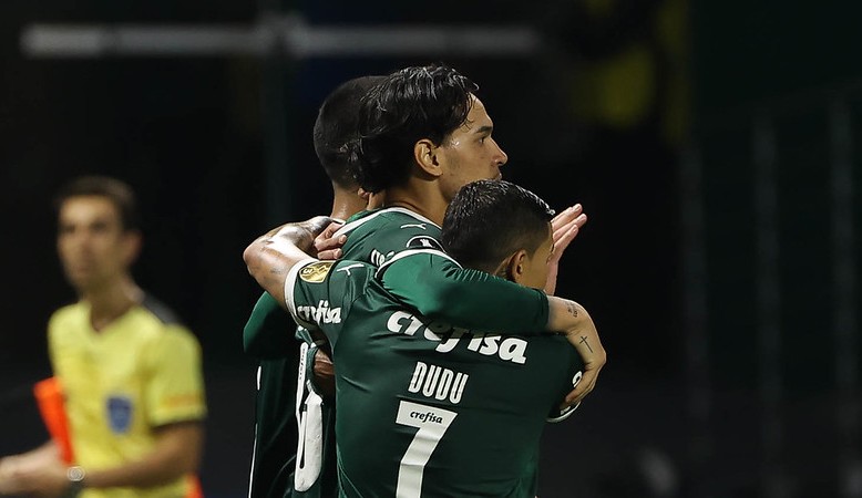 Palmeiras goleia novamente e garante vaga nas quartas da Libertadores