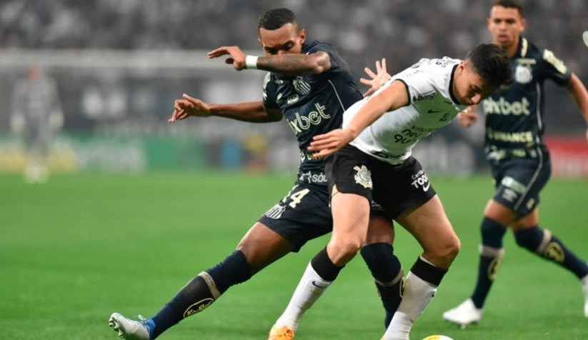 Santos e Corinthians decidem vaga das quartas na Vila Belmiro