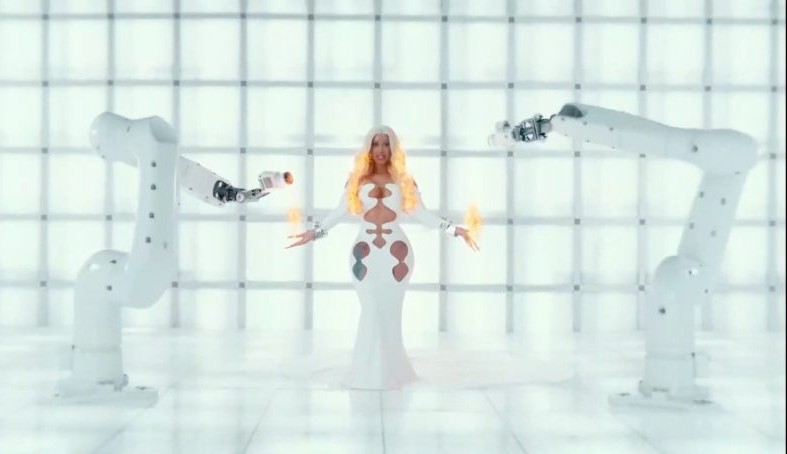 Com videoclipe futurista Cardi B, Kanye West e Lil Durk fazem o hit ‘Hot Shit’