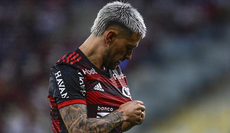 Em noite mágica, Flamengo bate o Atlético-MG e vai às quartas da Copa do Brasil