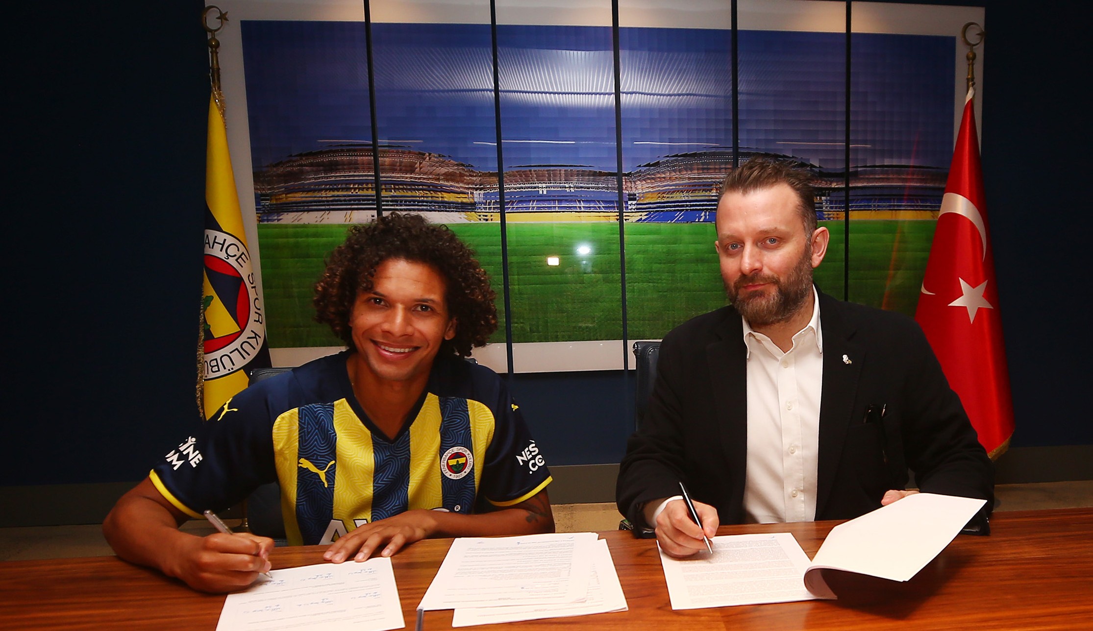 William Arão assina com o Fenerbahçe e reencontra Jorge Jesus em time turco