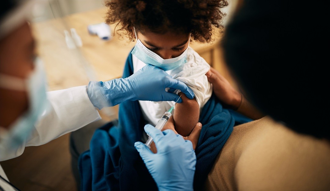 OMS e Unicef revelam que pandemia provocou maior queda na vacinação infantil em 30 anos