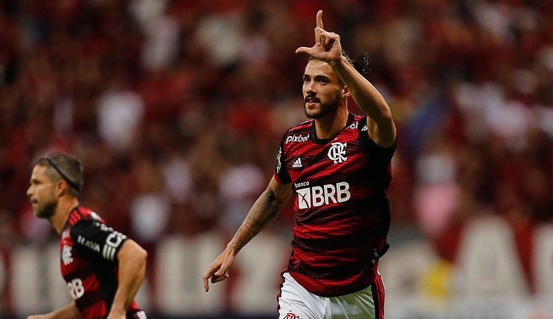 Flamengo poupa titulares e vence o Coritiba no Mané Garrincha