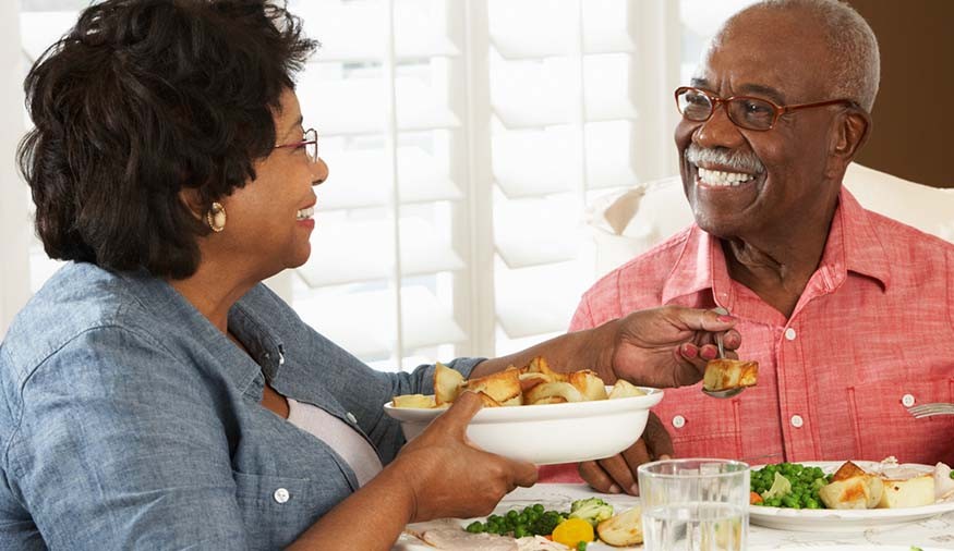 Ministério da Saúde lança guia alimentar para idosos sobre o consumo de ultraprocessados