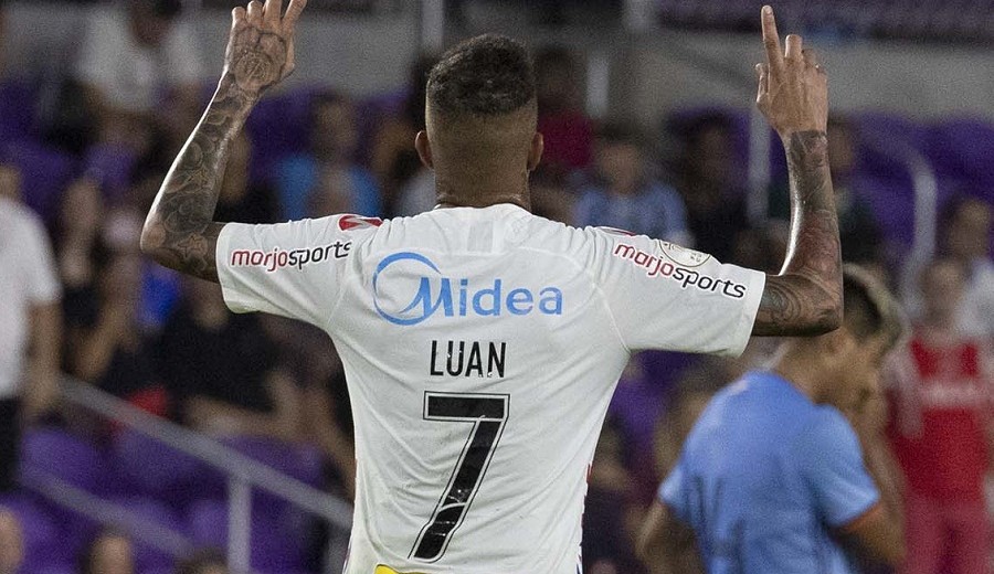 Corinthians troca a camisa 7 de Luan e dá para Yuri Alberto